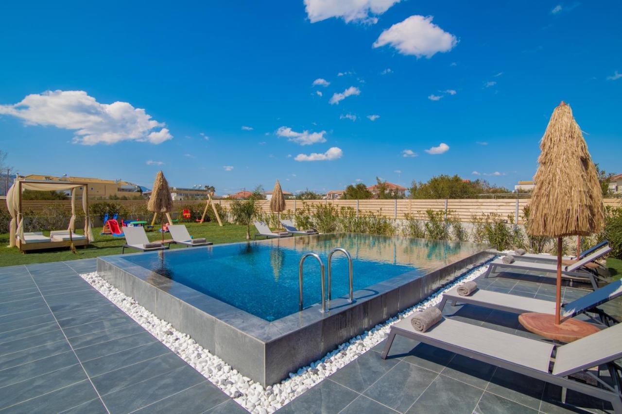 Sonel Luxury Villa, A Family Retreat, By Thinkvilla Mouzákion
